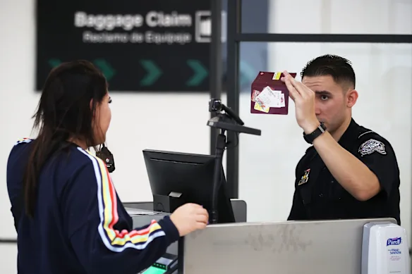 Паспорт, Виза, Ds-2019: Как Вести Себя При Проверке Документов В Сша 1 Image